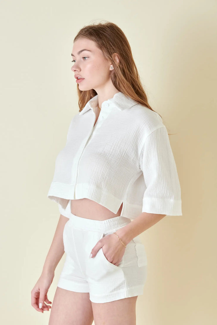 BOXY RELAXED LOOSE FIT BUTTON UP CROP TOP